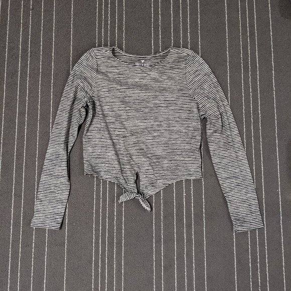 long sleeve tops with tie fron from american eagle - Picture 1 of 5